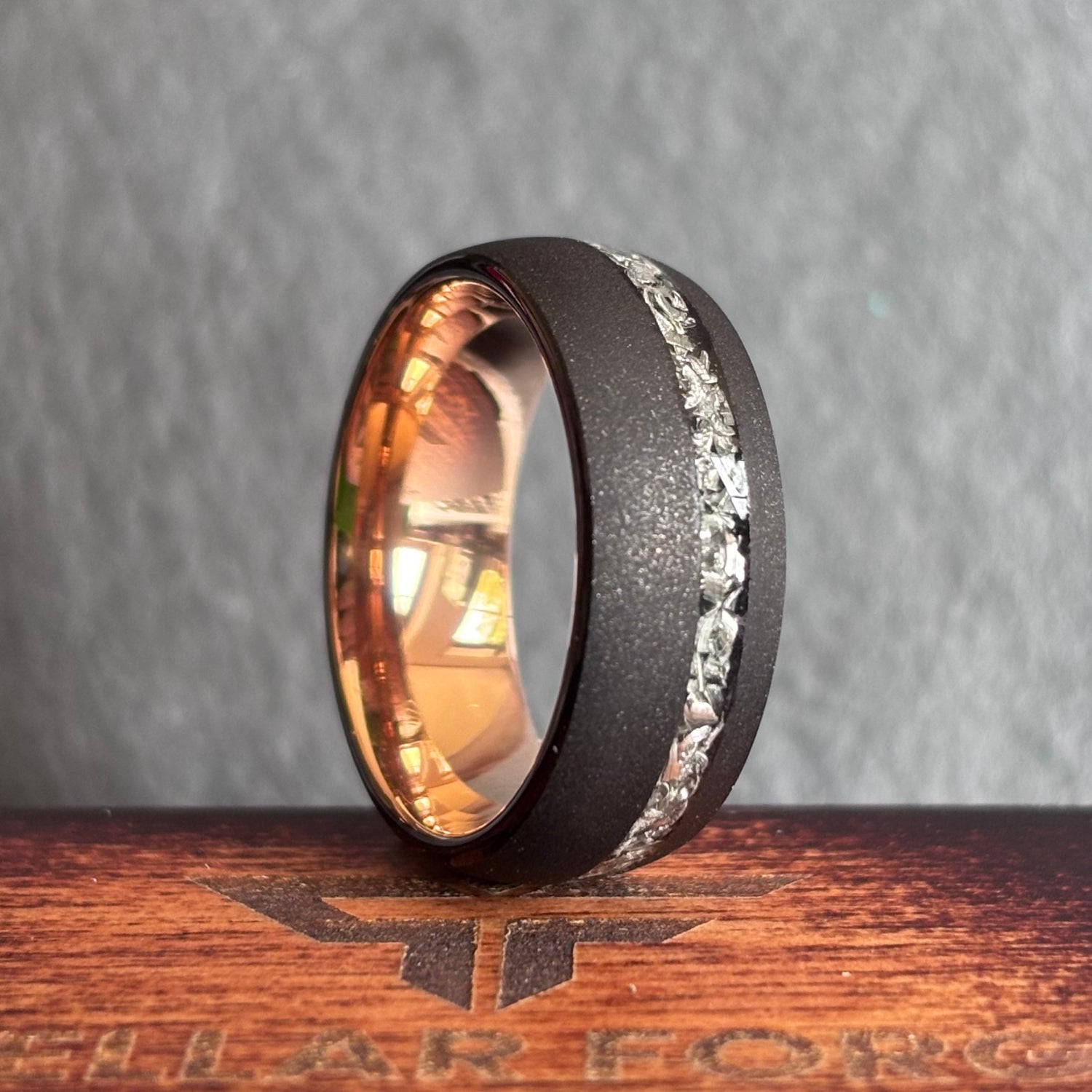 Schwarzer Meteoritenring mit Roségold 8mm, Verlobungsring, Eheringe, Trauringe, Ring