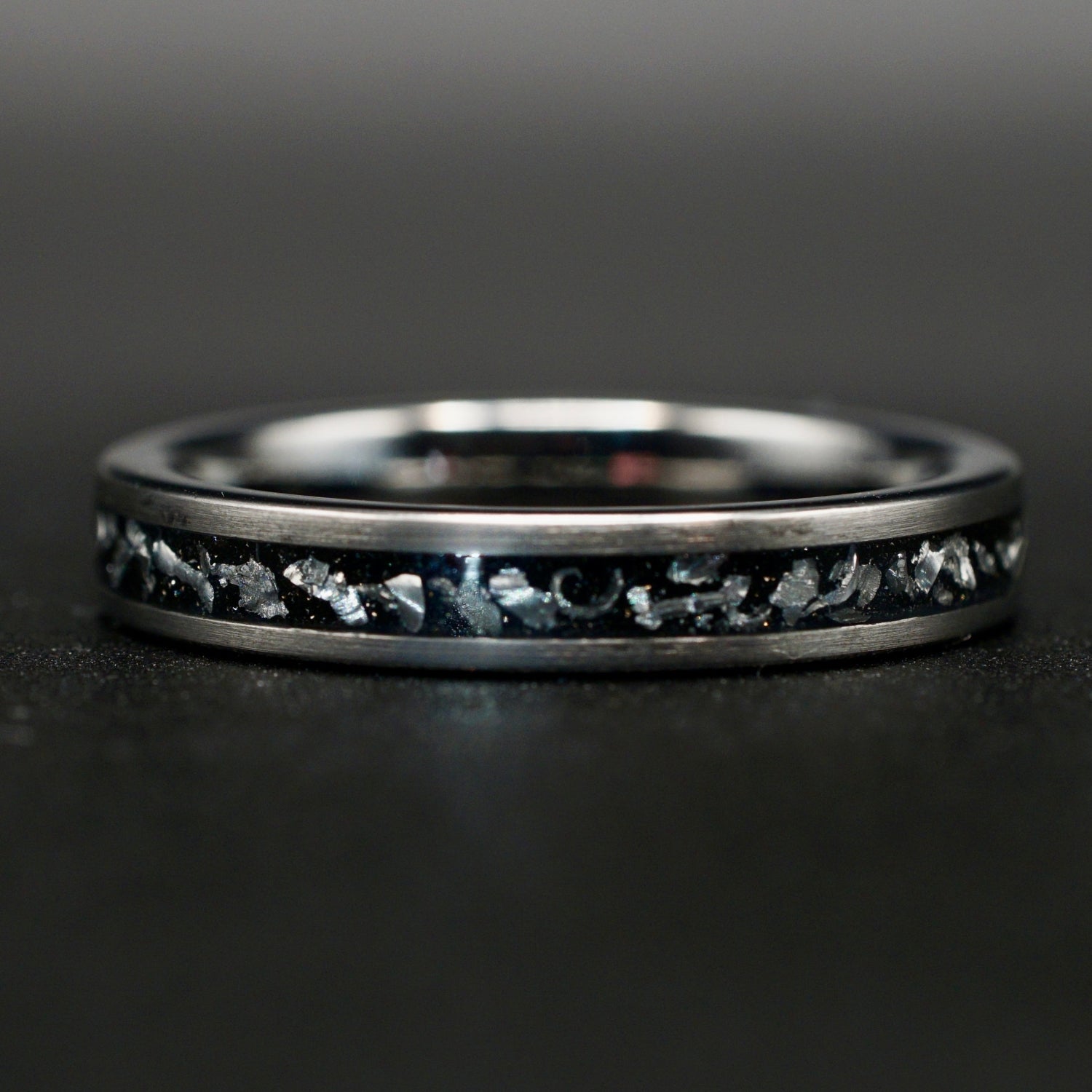Silberner Meteoritenring aus Wolframkarbid – 4 mm