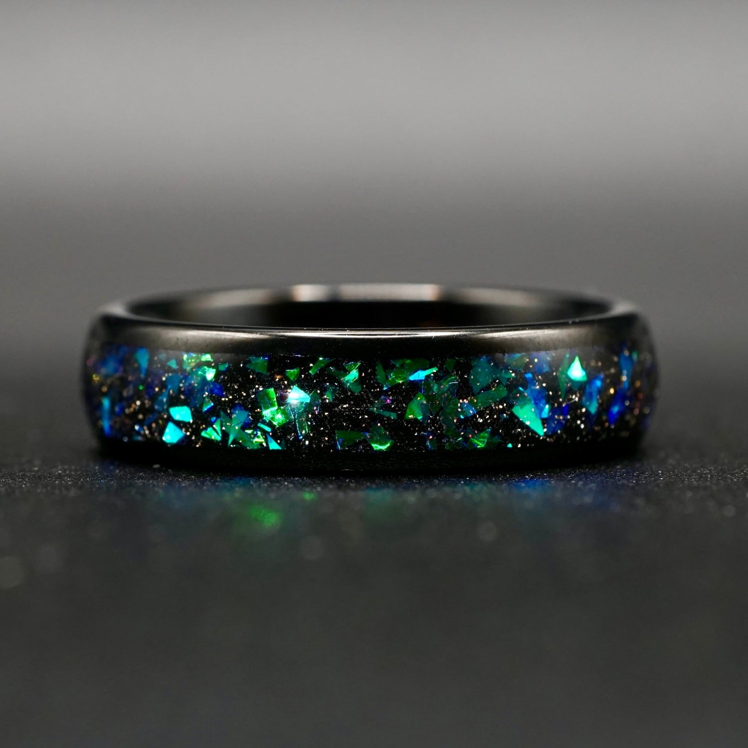 Wolframring mit blau-grünem Opal – 6 mm