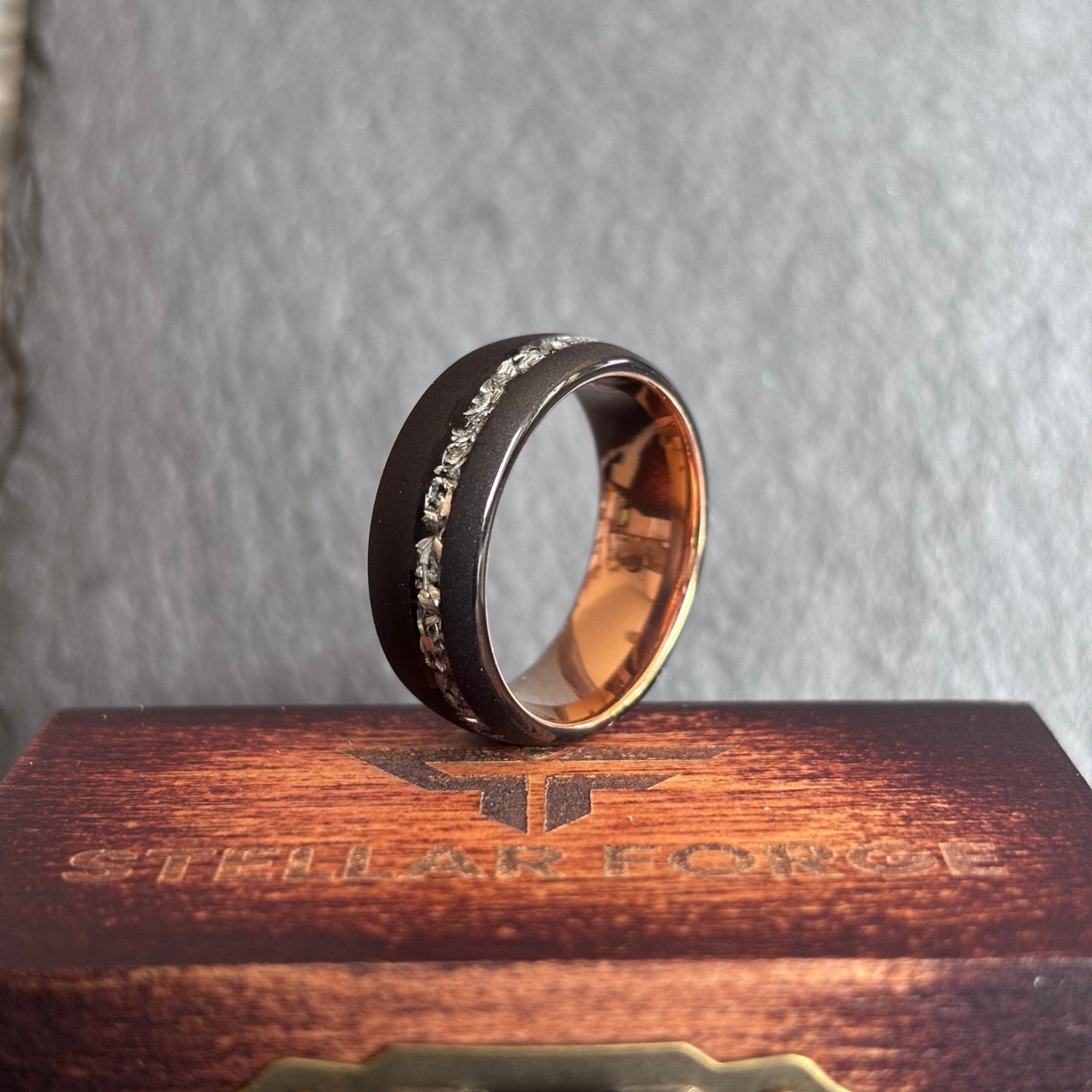 Schwarzer Meteoritenring mit Roségold 8mm, Verlobungsring, Eheringe, Trauringe, Ring