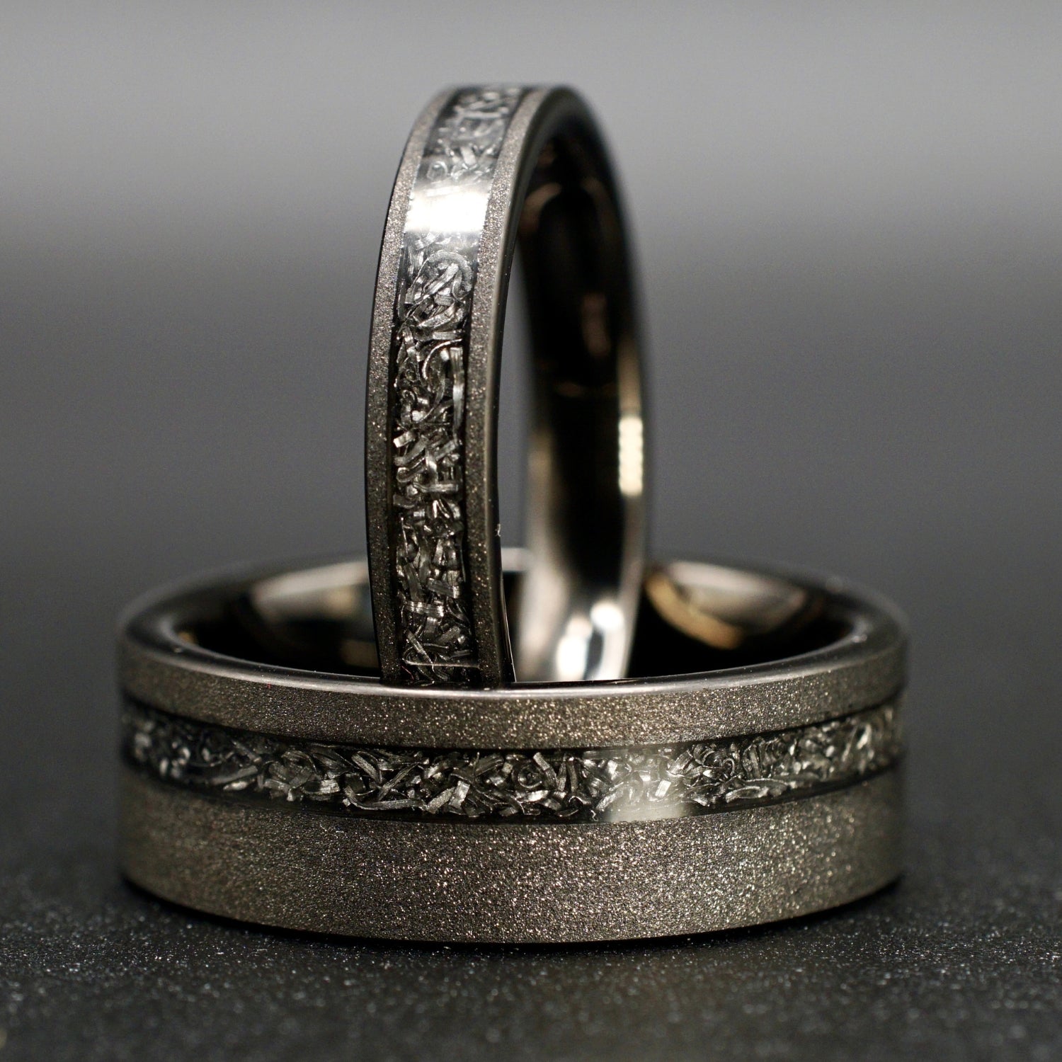 Schwarzer Meteoritenring 4mm / 8mm