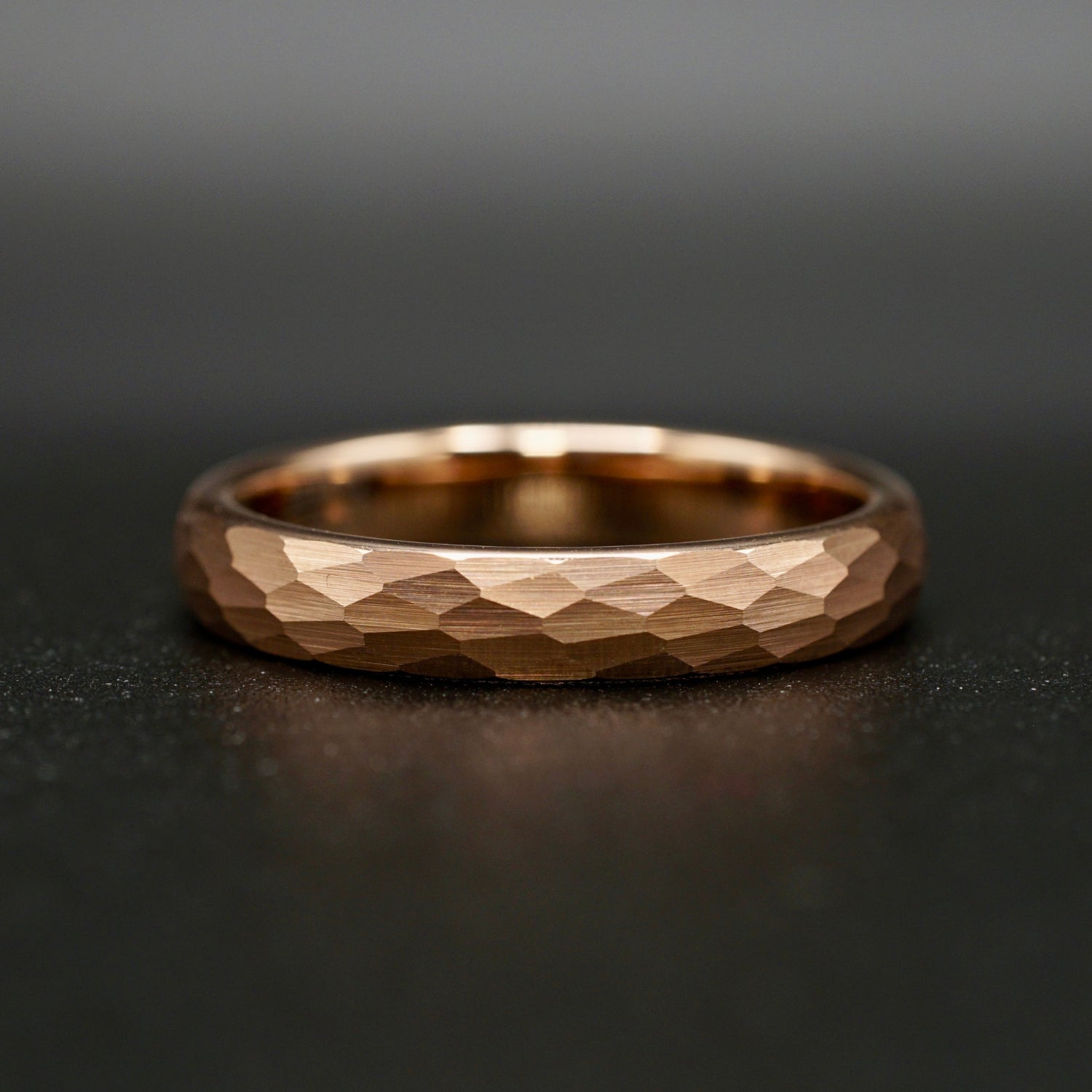Goldener gehämmerter Wolframring mit Rosegold 4mm/6mm