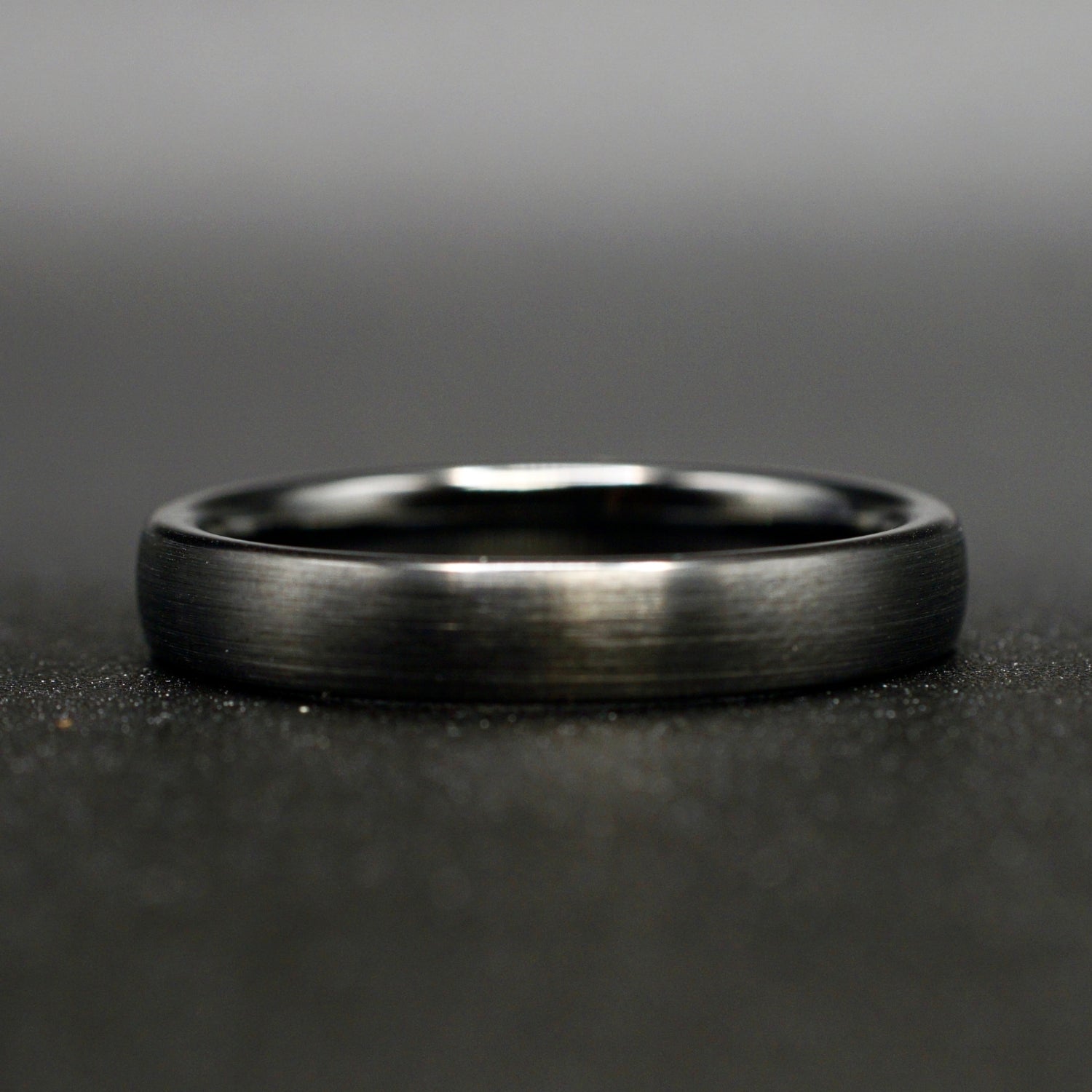 Schwarzer Keramikring für Damen 4mm