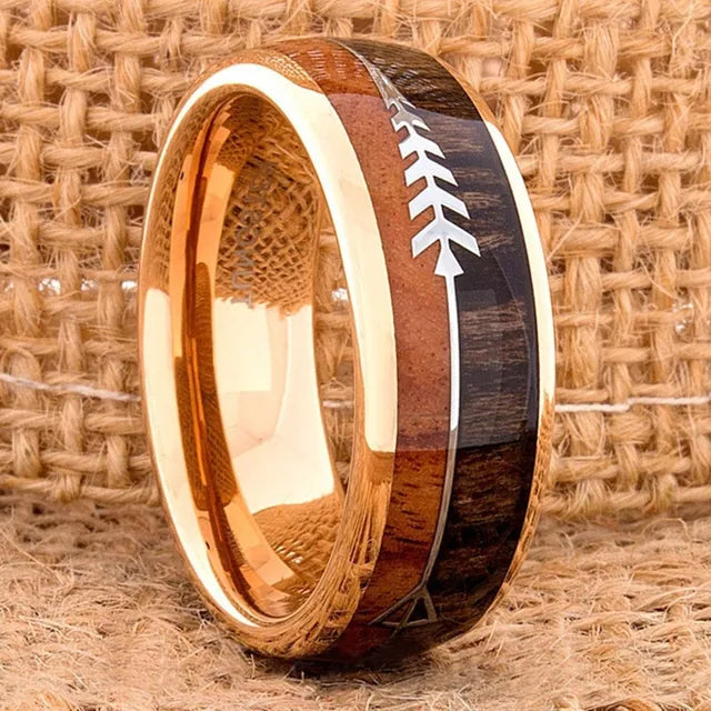 Rosegoldener Wolframring mit Holzeinlage und Pfeilmotiv 8mm