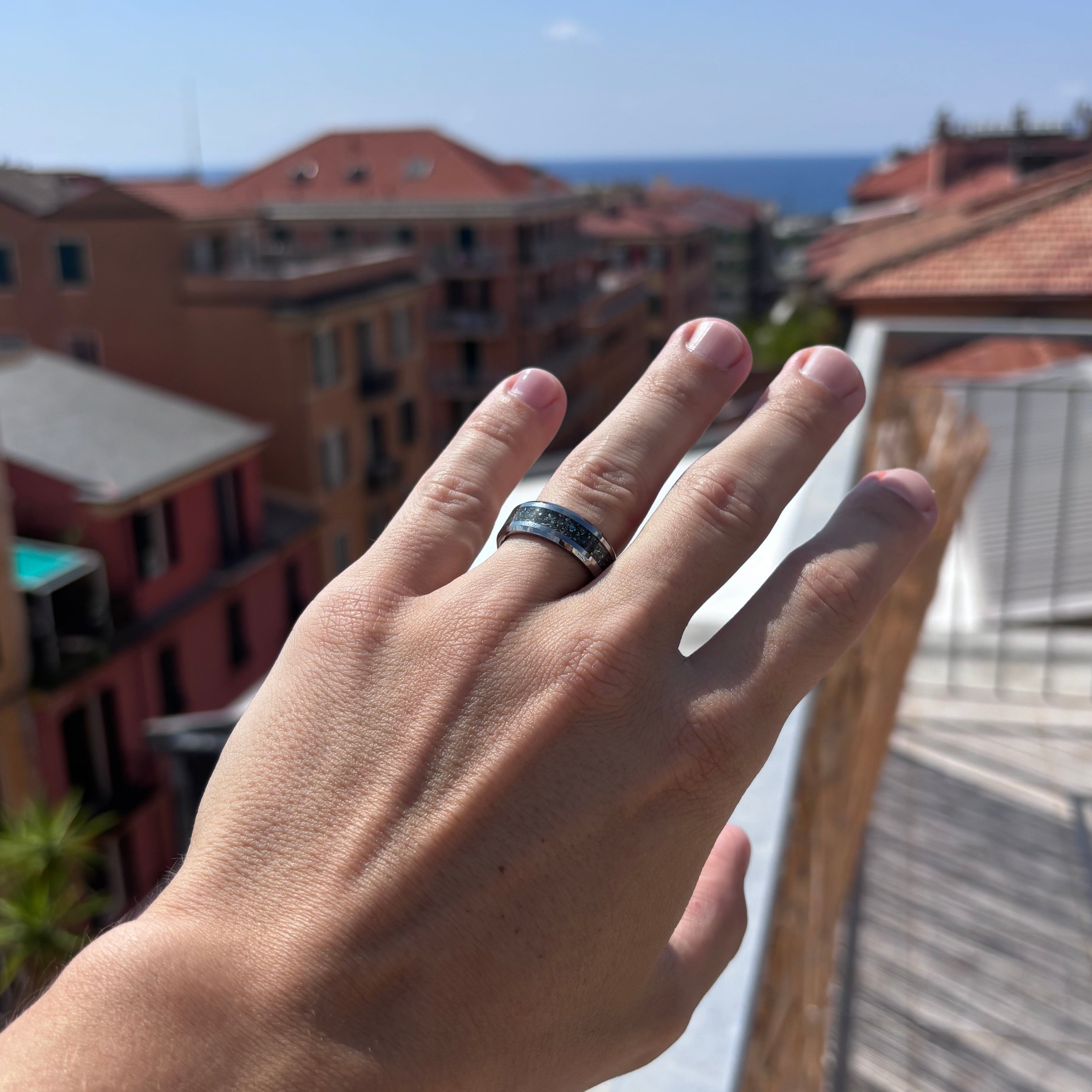 Silbernes Ring mit Meteorit und Opal – Nachleuchtend 8 mm