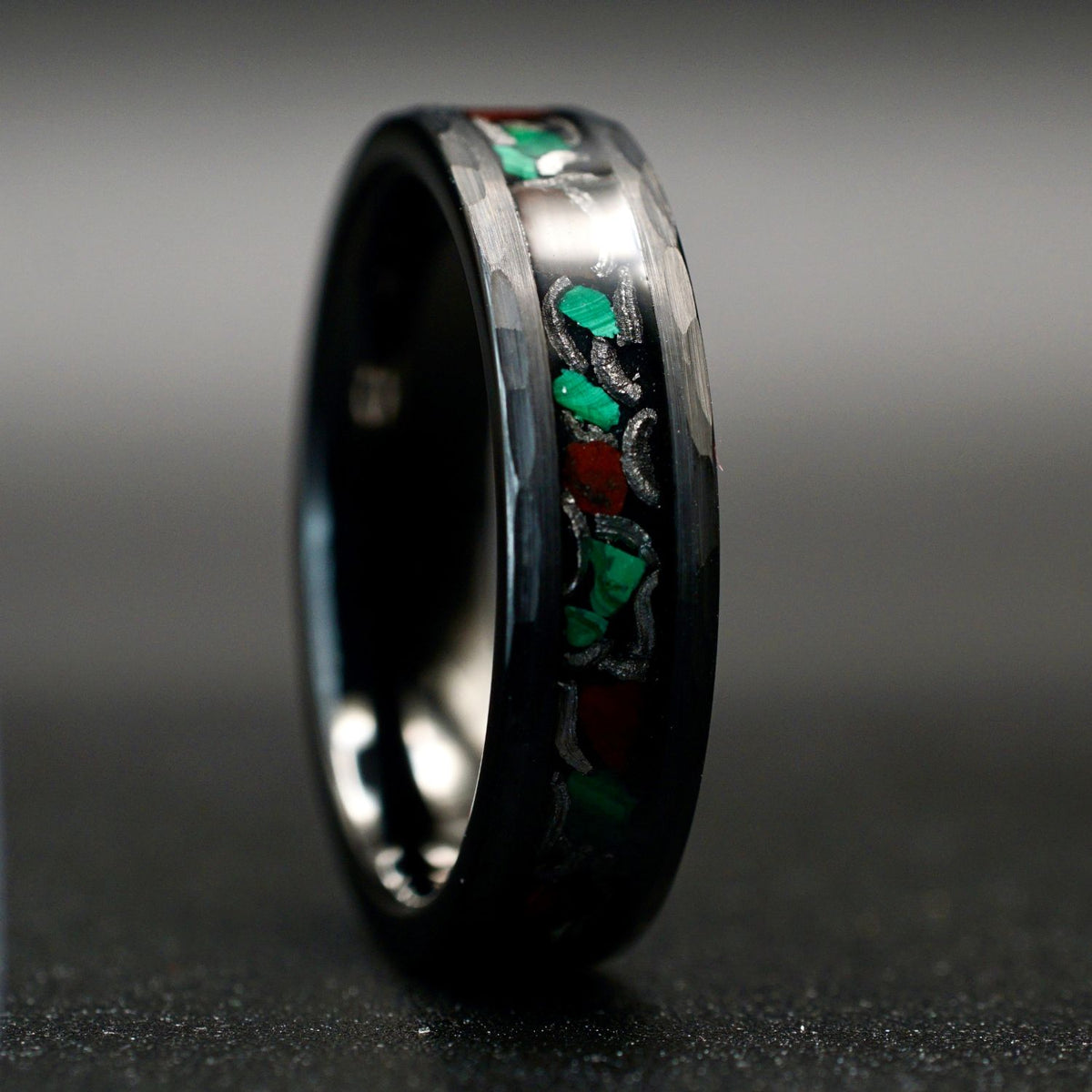 Schwarzer Wolframring mit Meteorit, Malachit & Katzenauge – 6 mm