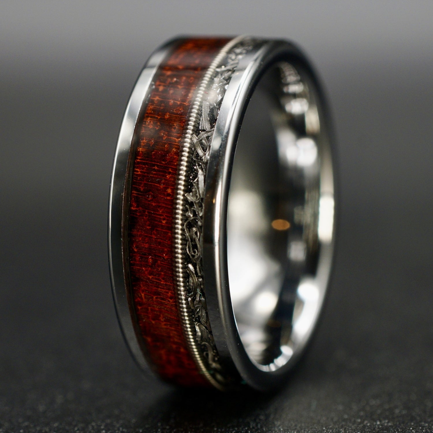 Silbernes Wolfram Ring mit Holz, Meteorit & Gitarrensaite 8 mm Verlobungsring Mann, Eheringe, Trauringe, Ring für Mann