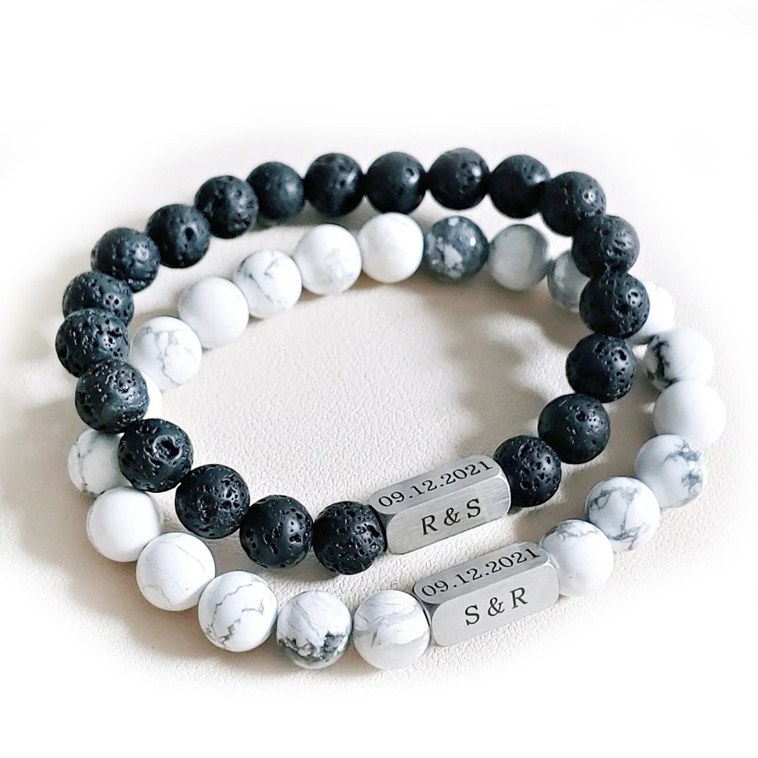 Personalisierbare Armbänder mit Gravur – Naturstein Unisex