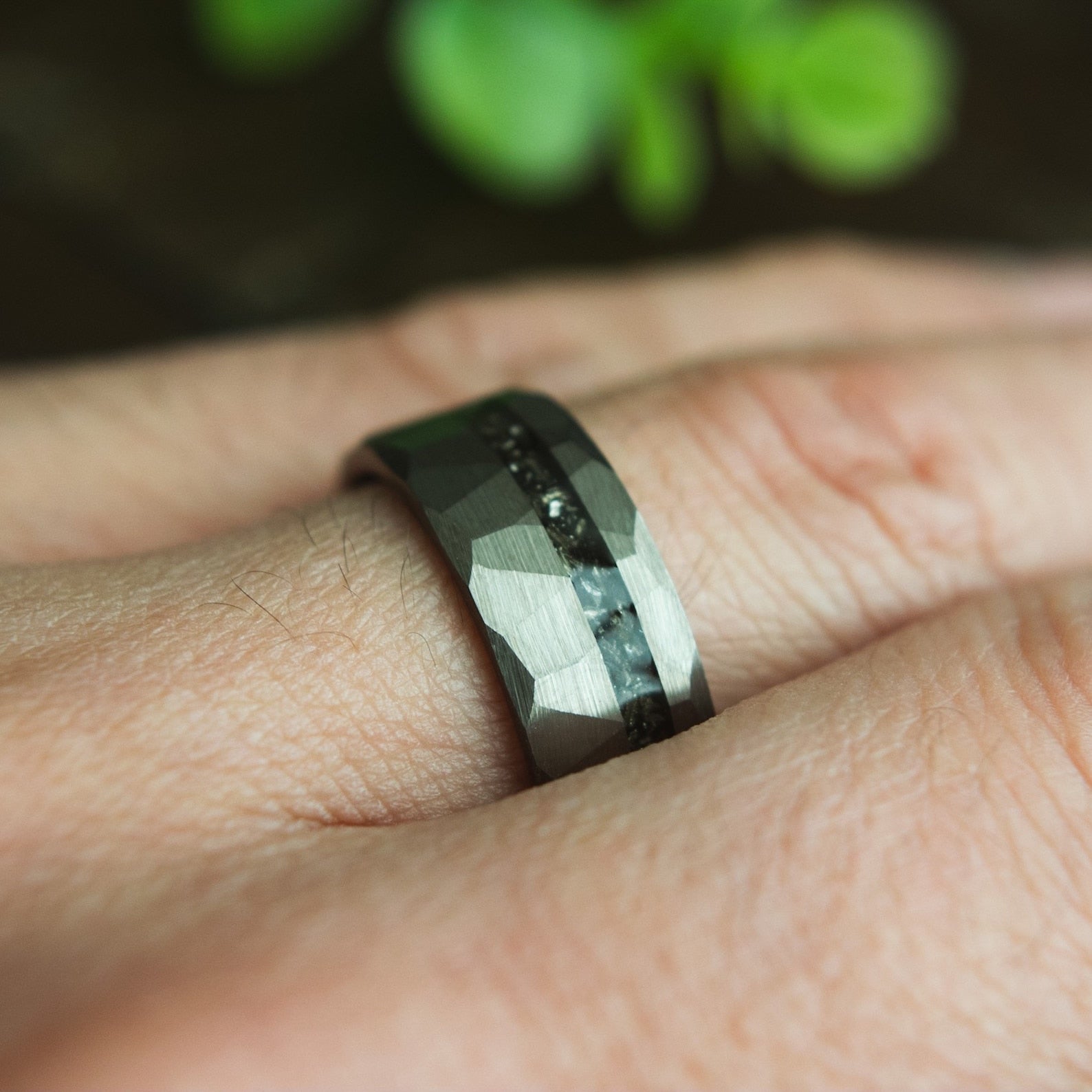 Meteoriten Hammer-Ring - Wolfram Ehering - Meteoriten Interstellar-Ring - Wolframcarbid Jubiläumsring - Herren- & Damenring 8 mm