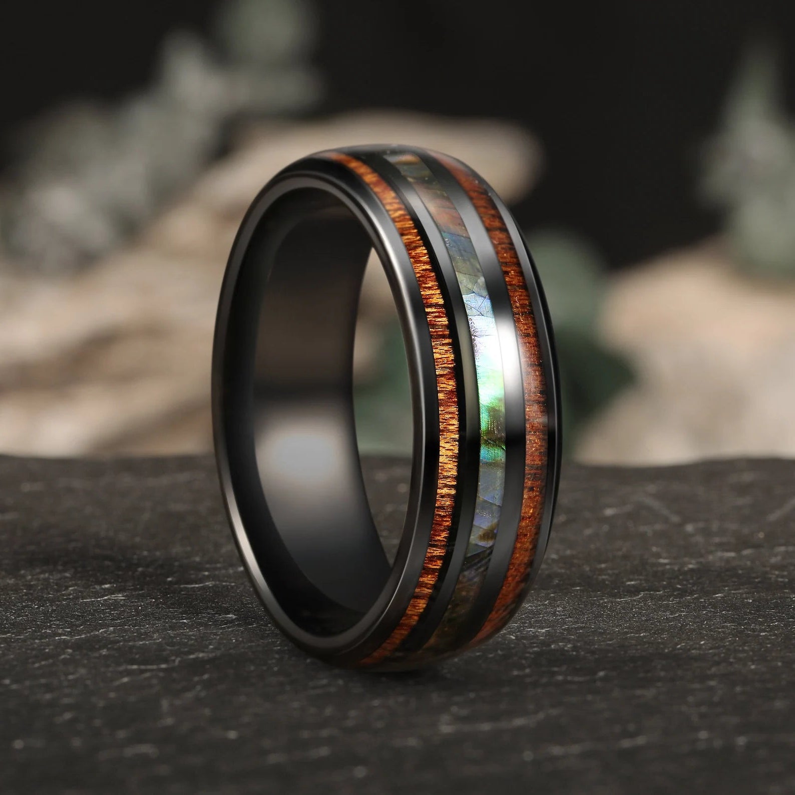 Schwarzer Wolfram-Trauring mit Abalone-Muschel- und Koa-Holz-Einlage, 8 mm