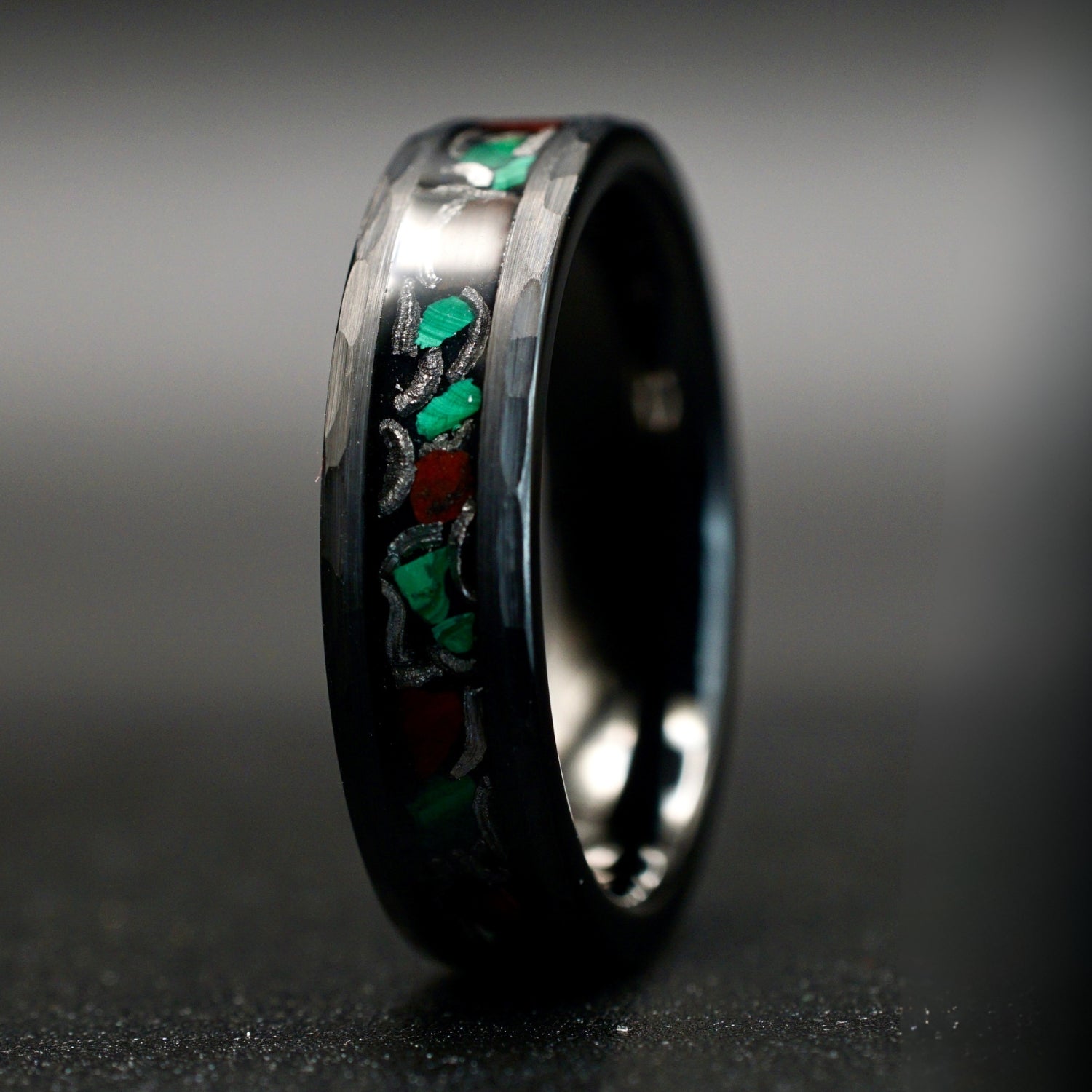 Edition Paulechner – Schwarzer Ring mit Meteor, Malachit & Dino Bone 8mm / 6mm