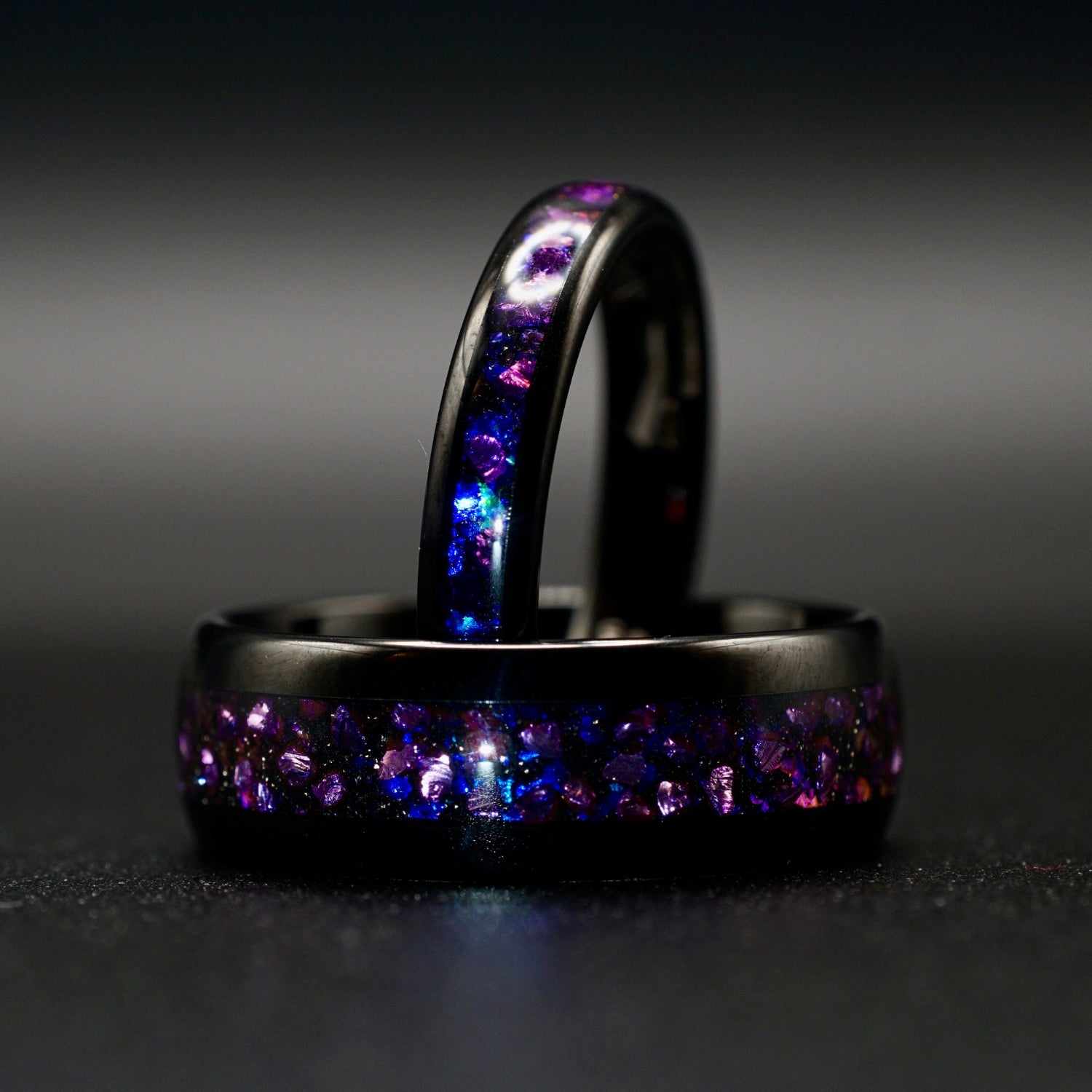 Wolframring mit lila Opal – 4 mm/8 mm