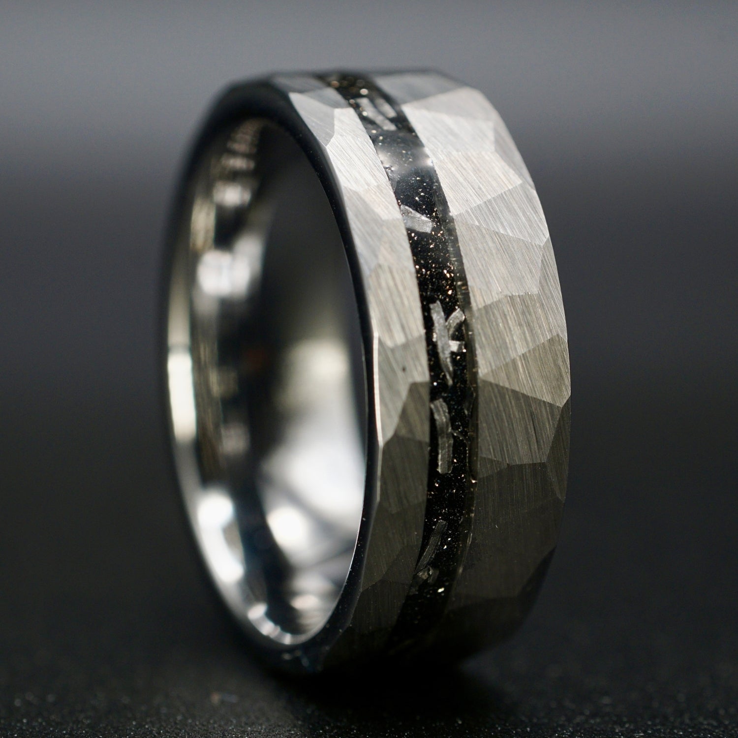 Silberner gehämmerter Meteoritenring 8 mm