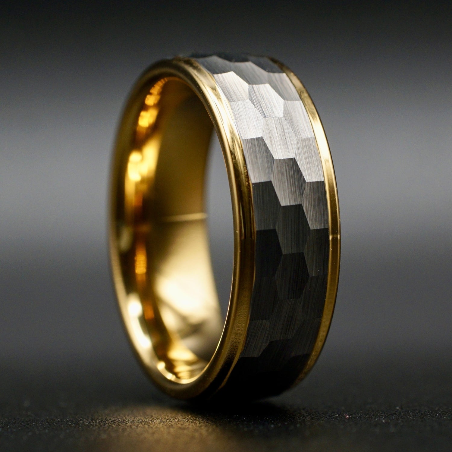 Breiter Silberner Wolframring 8 mm – Langlebig mit Goldplattierter Innenband.