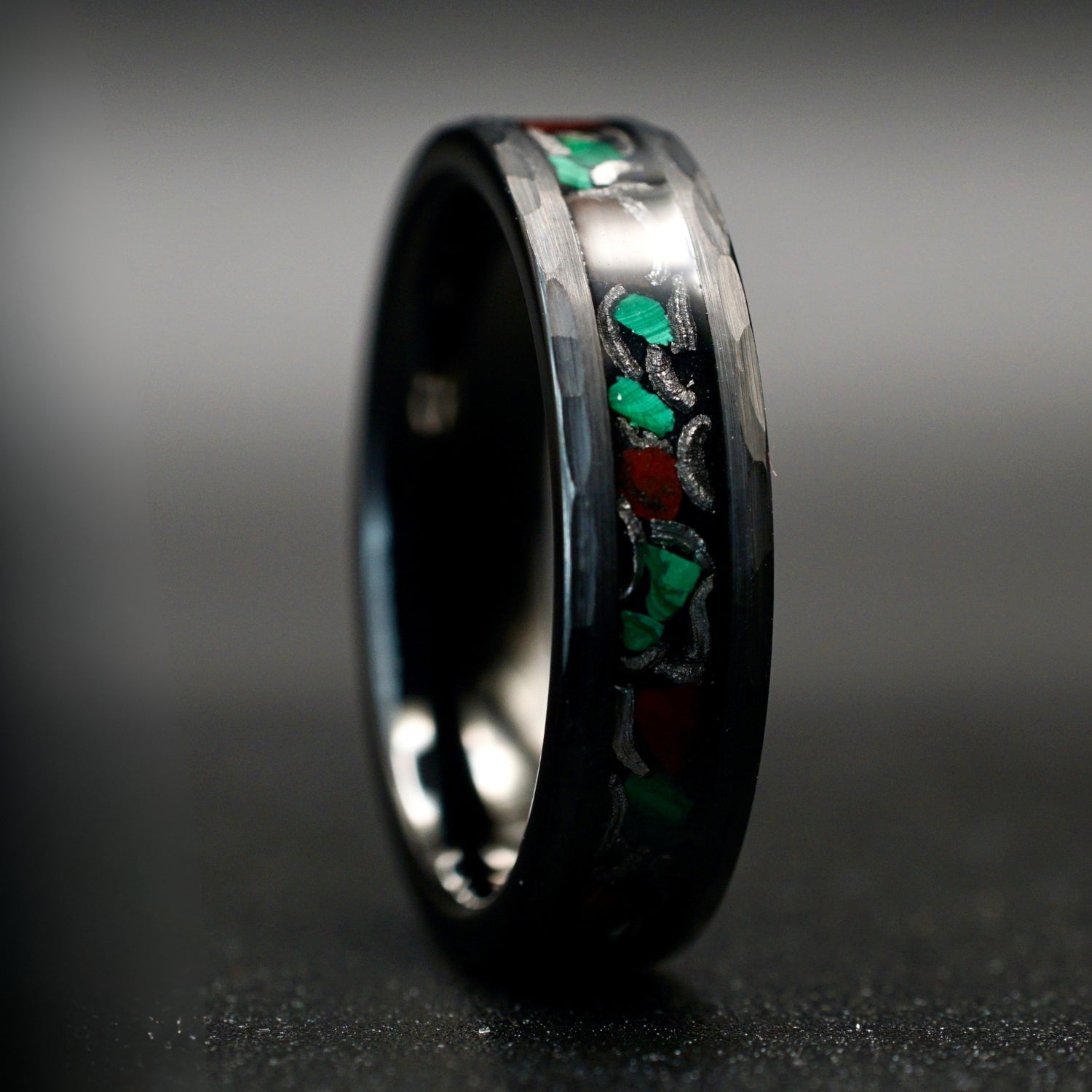 Edition Paulechner – Schwarzer Ring mit Meteor, Malachit & Dino Bone 8mm / 6mm