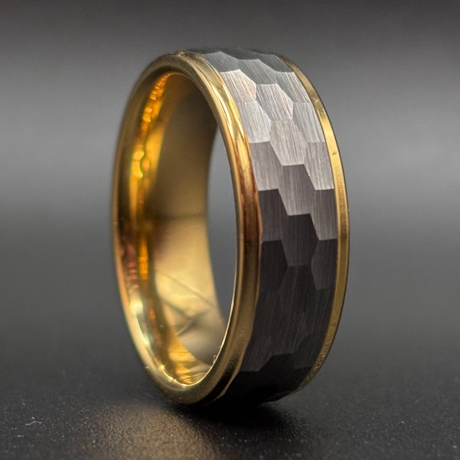 Breiter Silberner Wolframring 8 mm – Langlebig mit Goldplattierter Innenband.