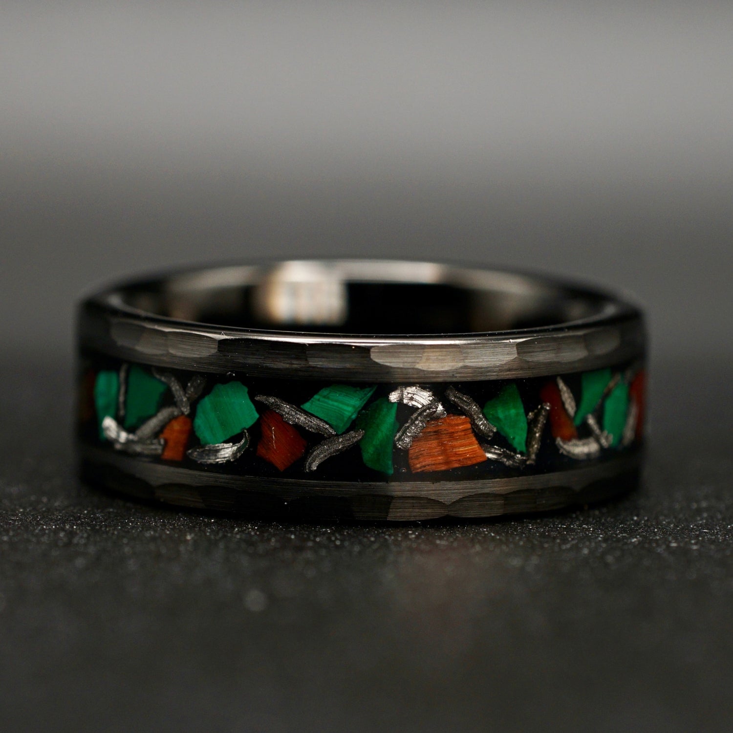 Edition Paulechner – Schwarzer Ring mit Meteor, Malachit & Dino Bone 8mm / 6mm