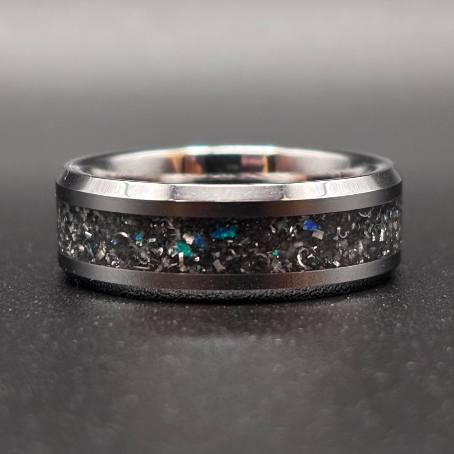 Silbernes Ring mit Meteorit und Opal – Nachleuchtend 8 mm