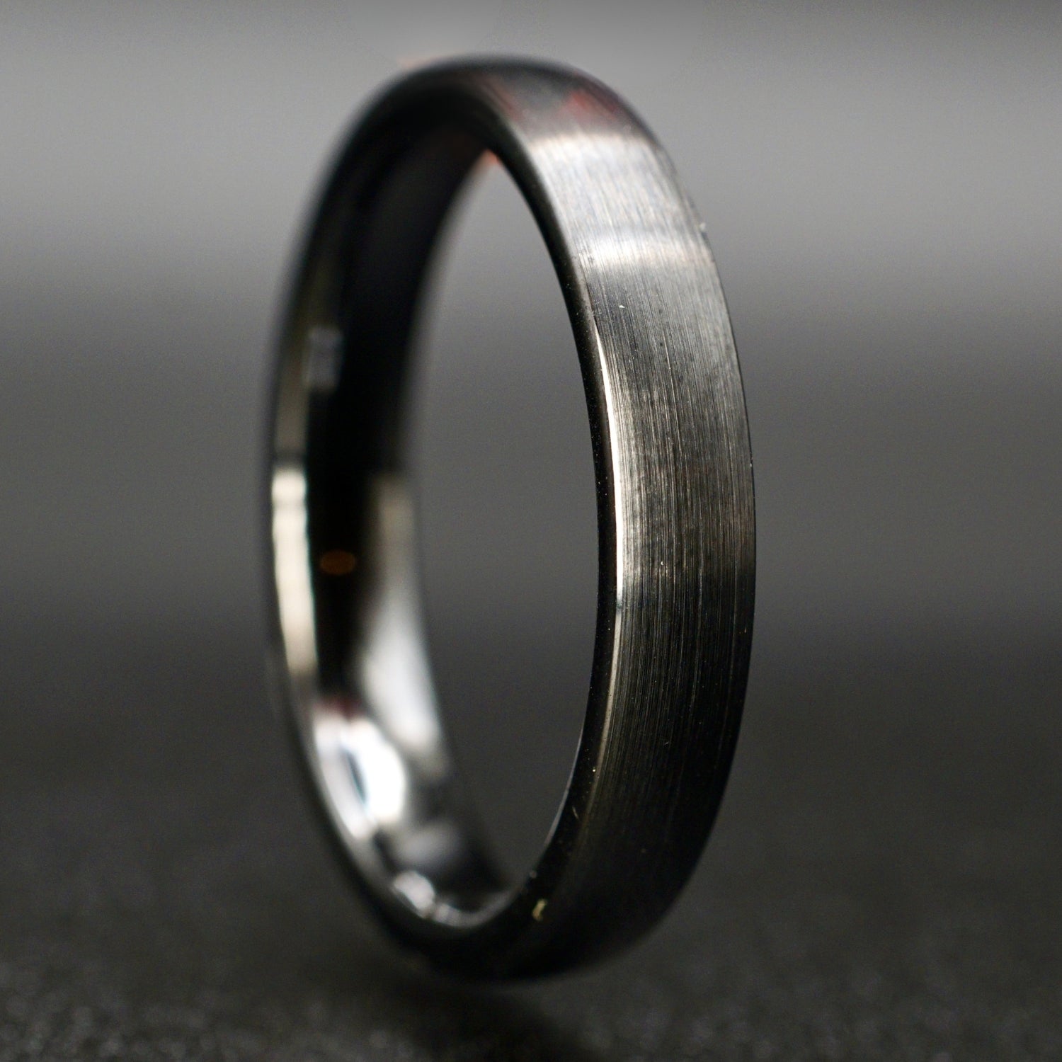 Schwarzer Keramikring für Damen 4mm