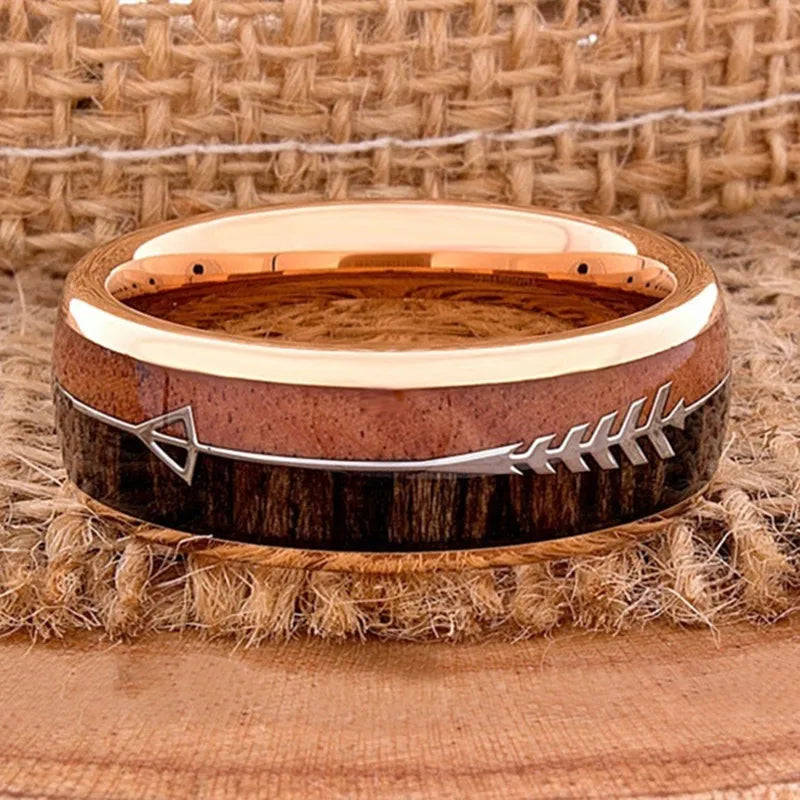Rosegoldener Wolframring mit Holzeinlage und Pfeilmotiv 8mm