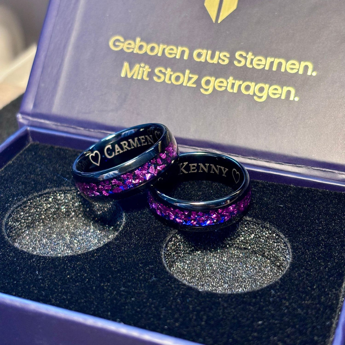 Wolframring mit lila Opal – 8 mm