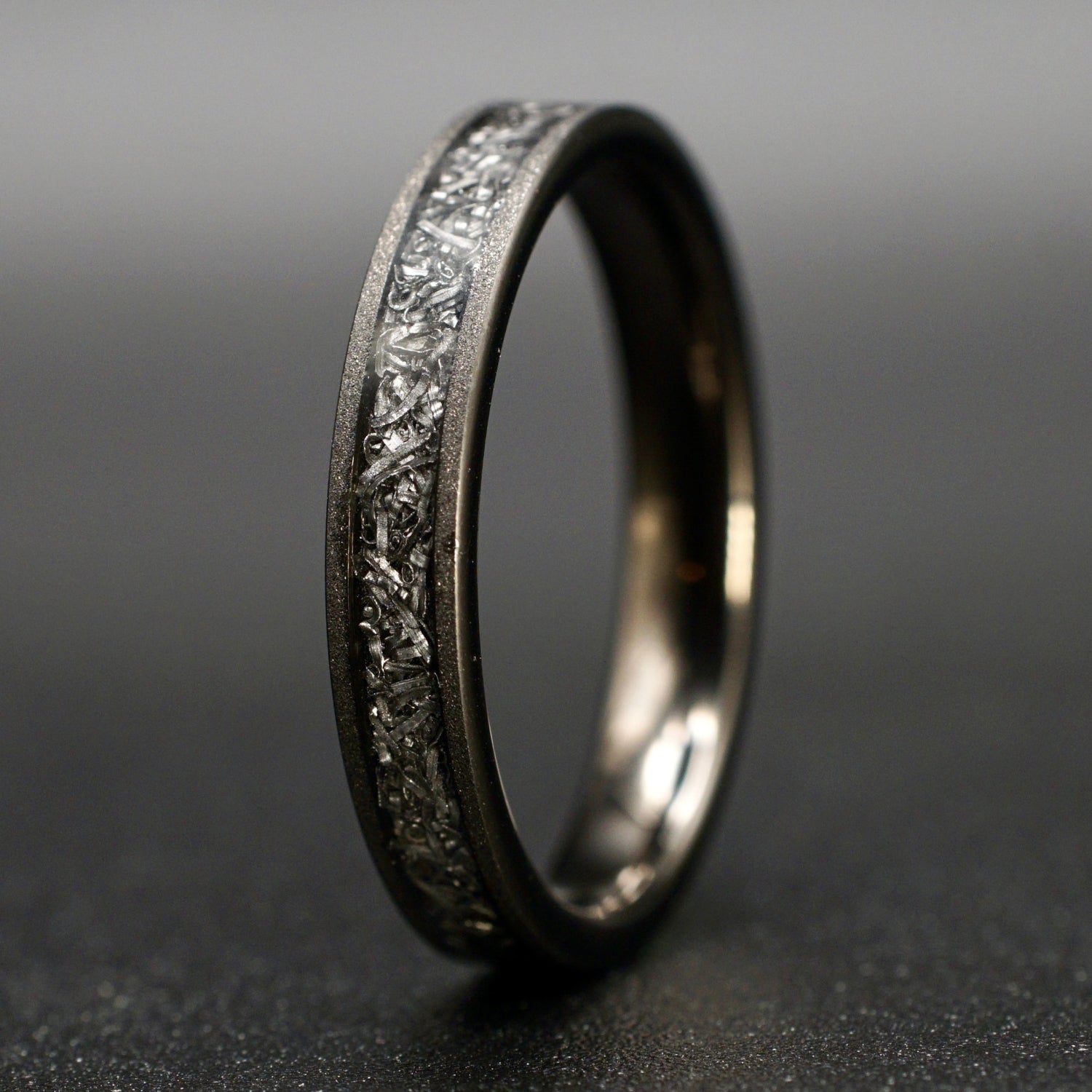 Schwarzer Meteoritenring 4 mm