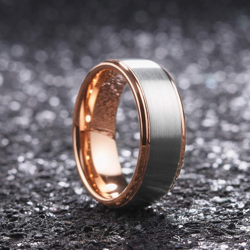 Roségoldener Wolframring für Herren und Damen – Silberne, gebürstete Oberfläche, langlebiger Ehering-Schmuck.