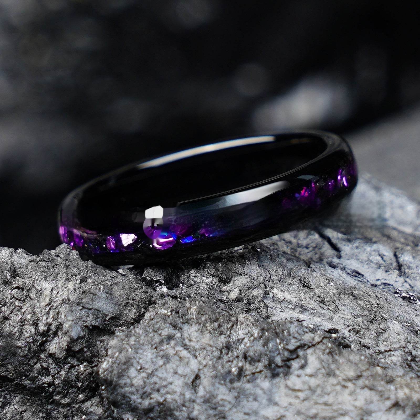 Wolframring mit lila Opal – 4 mm